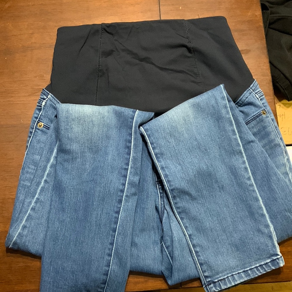 Ingrid and Isabel maternity jegging